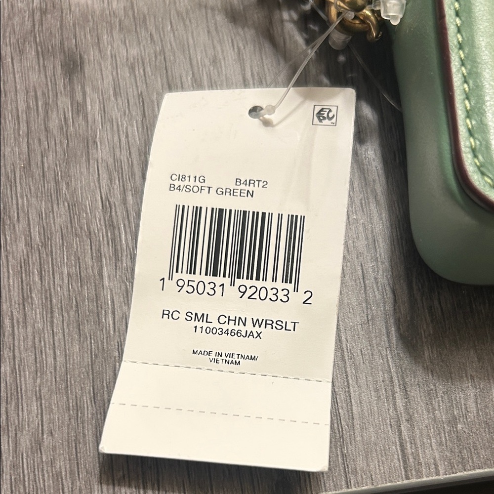 NWT Coach Green wristlet - Picture 4 of 4